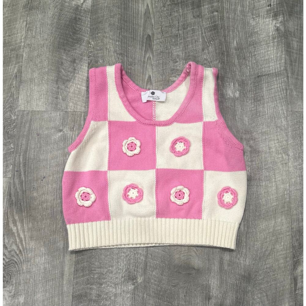Everyday Chic Pink White Checkered Floral Sweater Vest Size Med Crochet Flower‎